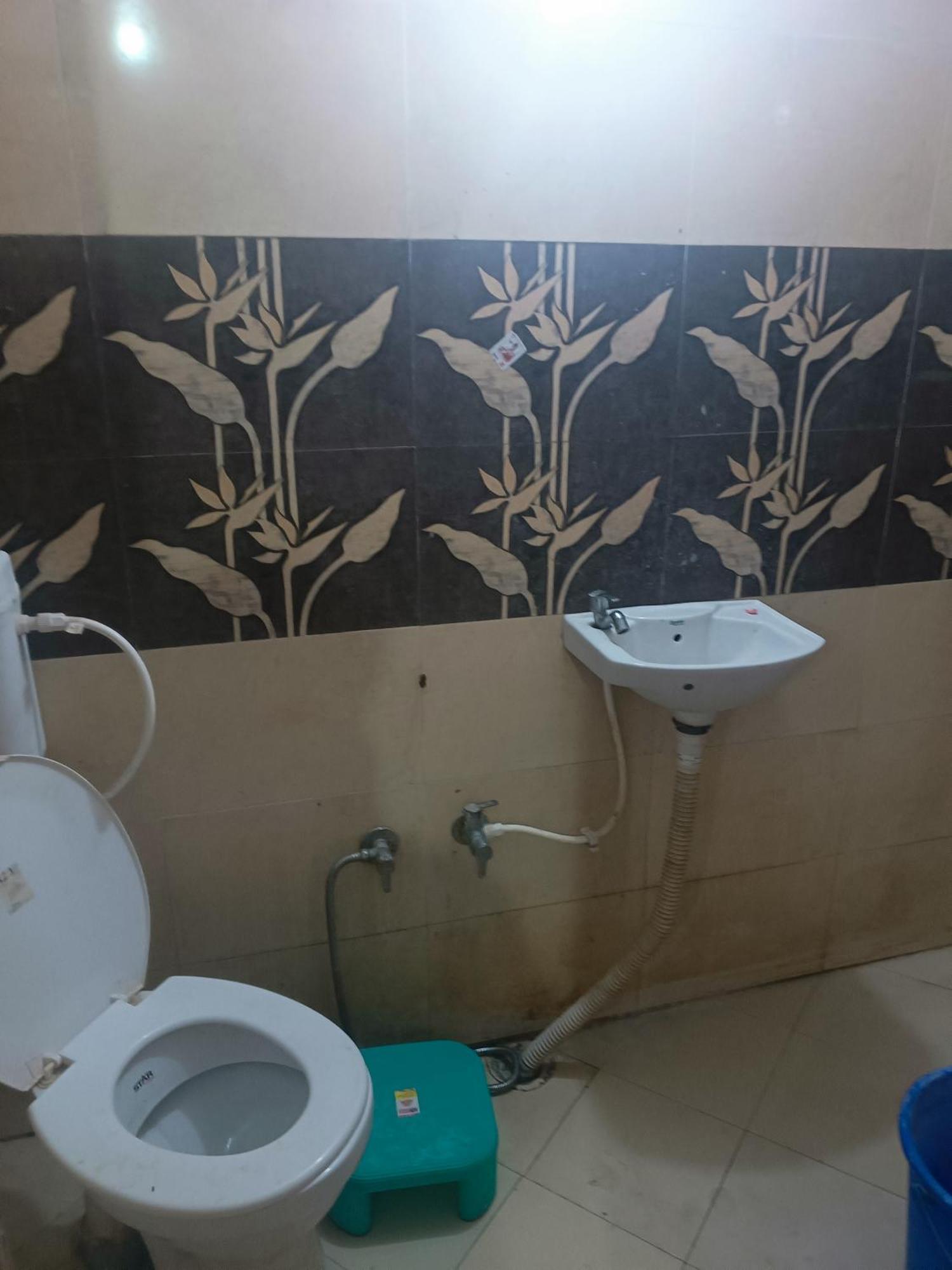 ホテル La Ayodhya Residency エクステリア 写真
