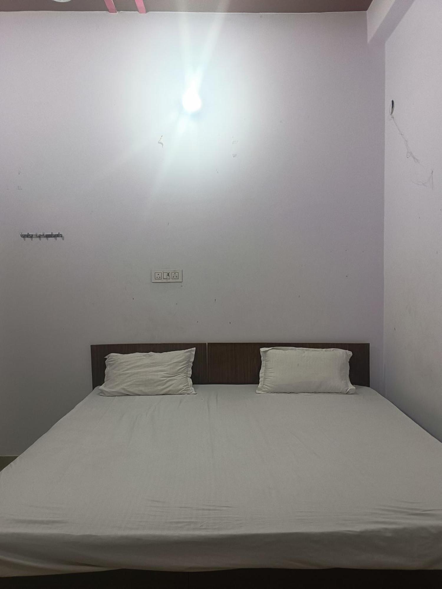 ホテル La Ayodhya Residency エクステリア 写真