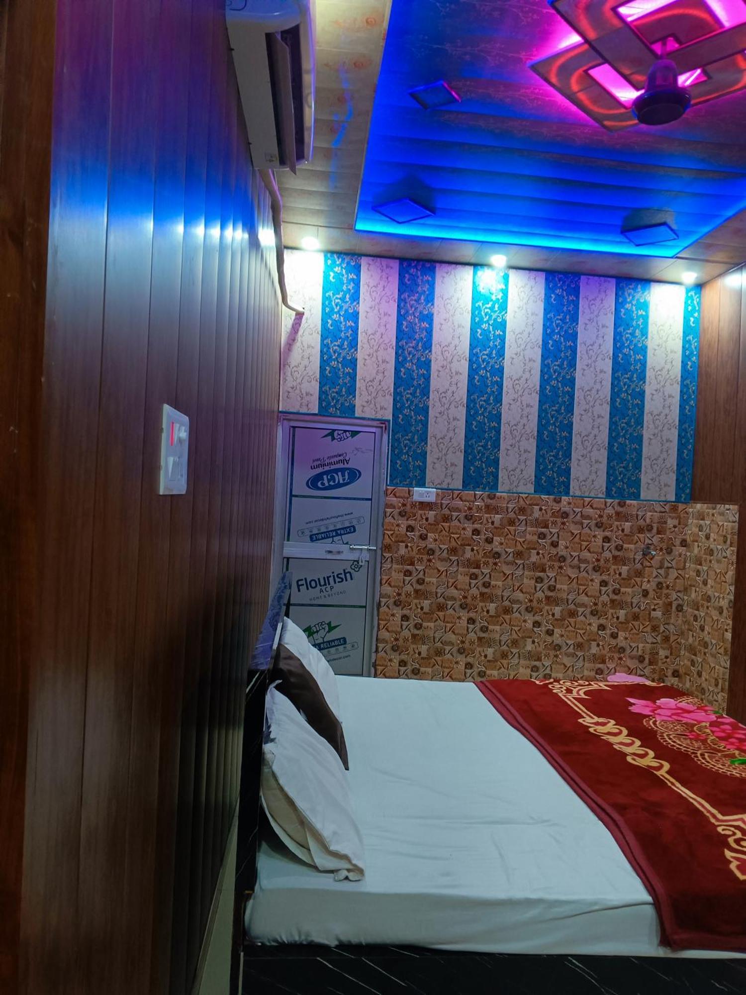 ホテル La Ayodhya Residency エクステリア 写真