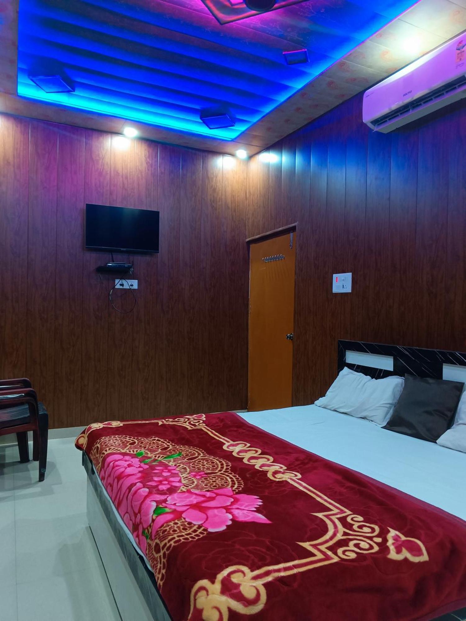 ホテル La Ayodhya Residency エクステリア 写真